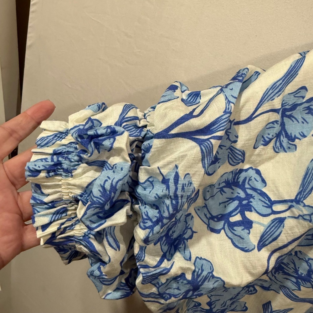 Doe and Rae Blue Floral Puff Sleeve Peasant Blouse Small Tassel Tie Top 45543T - Picture 2 of 6